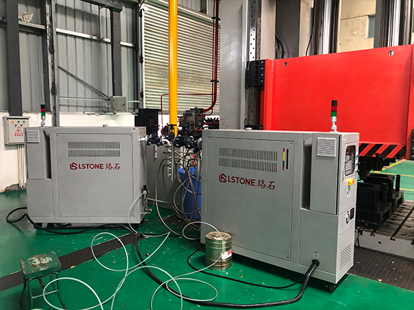 發(fā)動機(jī)噴管內(nèi)襯生產(chǎn)，工業(yè)用電加熱油爐實力控溫