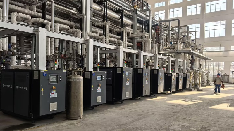 PVC行業(yè)控溫選油模溫機(jī)還是燃?xì)饽貦C(jī)？