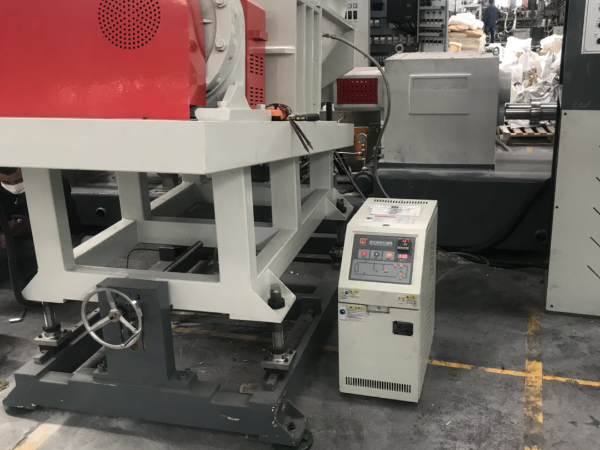 塑料擠出料筒加熱，選「歐能」模溫機智能品牌