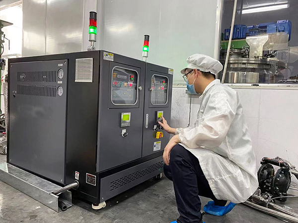 鋰離子電池電極漿料制備和涂布，攪拌機模溫機控制溫度