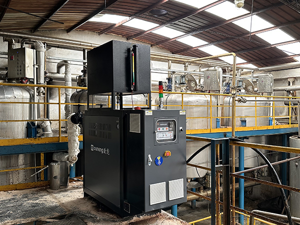 電加熱導(dǎo)熱油爐廠商怎么選？3大關(guān)鍵點(diǎn)幫你避坑