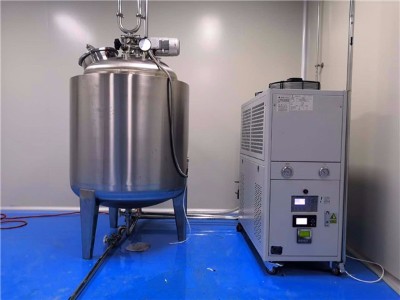 反應(yīng)釜冷熱一體模溫機控溫精度達±0.05℃「歐能機械」