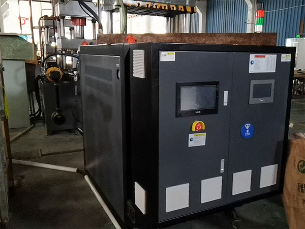 芳綸纖維防彈成型模溫機(jī)提供溫度控制，確保芳綸纖維工藝成型